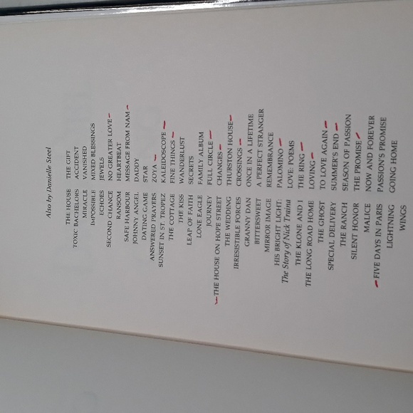 Danielle Steel's hardcover Coming Out Copyright 2006 - Picture 10 of 10